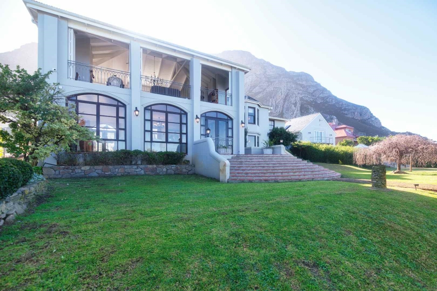 7 Bedroom Property for Sale in Voelklip Western Cape